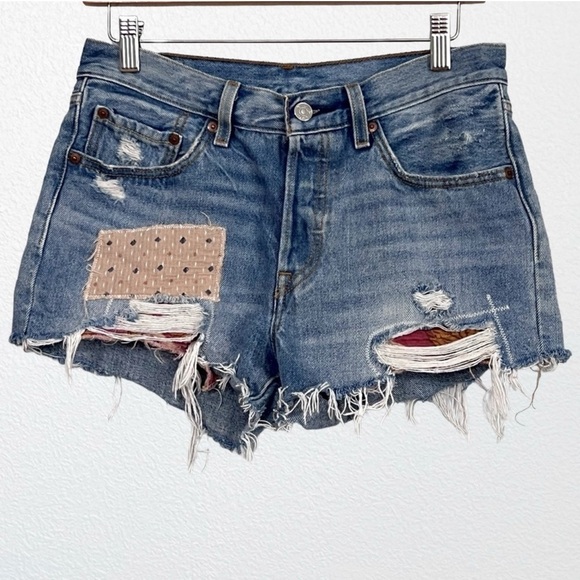 Levi’s 501 Patchwork Denim Cutoff Shorts light wash SZ 26 - Picture 1 of 13